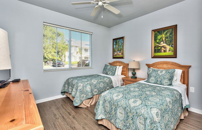 Asiago Vacation Rental at Lely Resort. Newly Furnished 2-Bedroom Condo with Stunning Lake & Golf Views. Spacious Retreat with Private Lanai, Resort Pool, Hot Tub and Gym Access - Foto 5