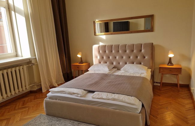 TyzenXL Luxury Vilnius Apartment - Photo 13