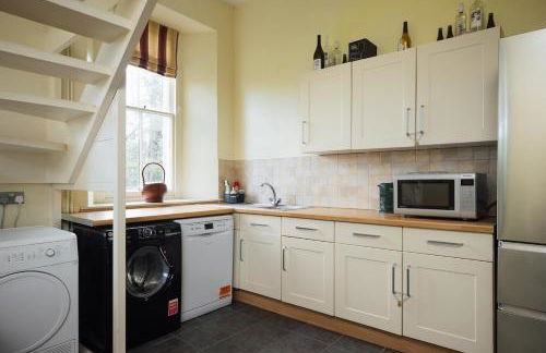 Elegant Pembrokeshire Country House - Sleeps 17 - Photo 5