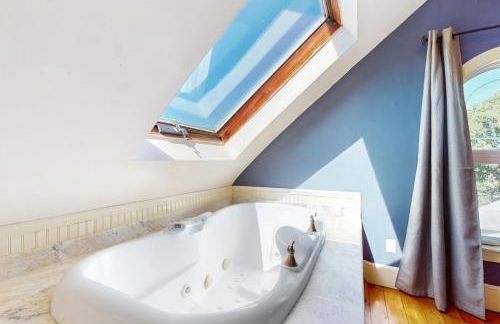 Longview House - Photo 15