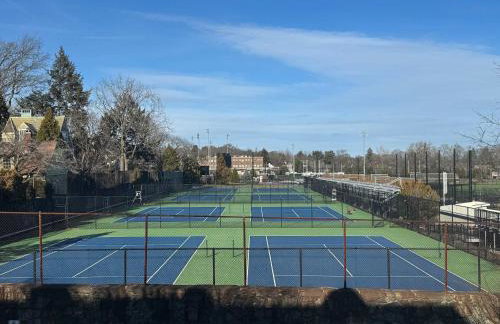 Jennifer's Cozy Apt Brown U Athletic Field Views - Foto 28
