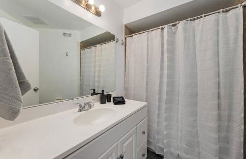 Cozy Apt with Pool, Hot Tub, Golf, Near Downtown - Foto 29