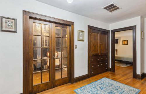 Steps to Edgewater - Sleeps 14 - Fun Game Room Retreat - Foto 52