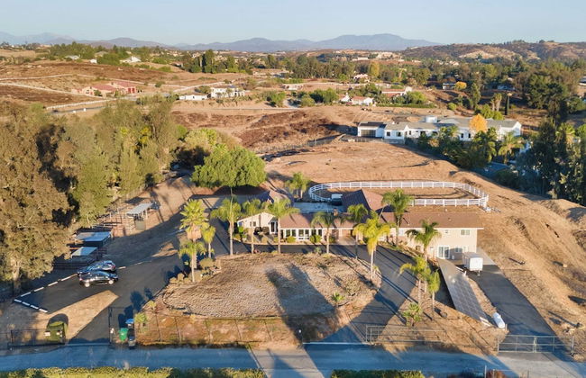 Bordeaux by Avantstay Private Pool, Hot Tub & Game Room Near Temecula - Foto 4