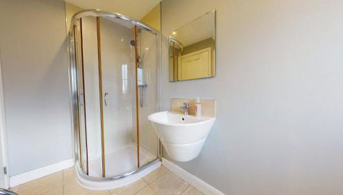 5bed House, 8 Double beds Perfect for large groups - Foto 5, Shower