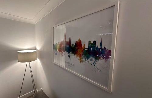 City centre home in Canterbury with free parking - Foto 47