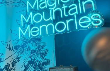 Family Retreat Sauna Hot Tub Games Peloton - Photo 37