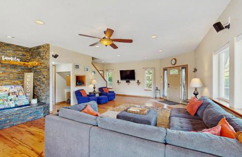 Logan's Landing - Photo 5