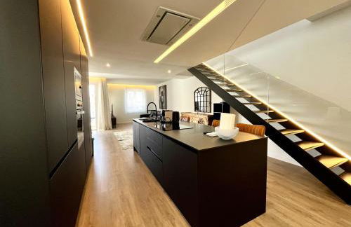 Premium Penthouse Seasonal Rental - Photo 48