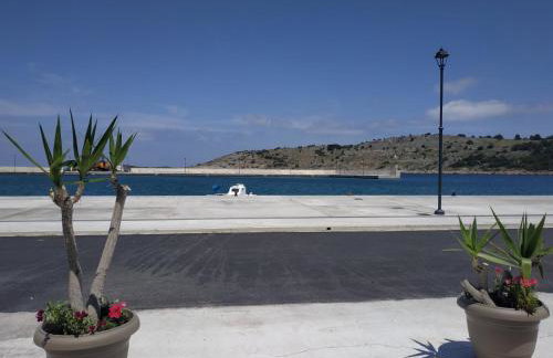 Seafront two-storey house in Kardamyla - Foto 61