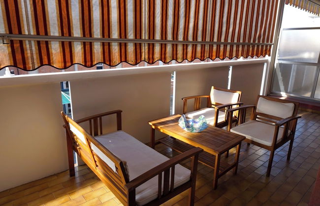 Lovely Flat With Sunny Terrace - Photo 1