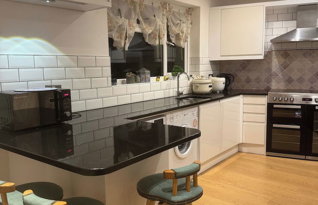 Oxford - Villa - Sleeps 8 - Garden - Parking - Foto 12