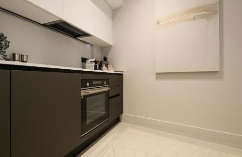 Spacious & Luxurious - Fully Renovated & Equipped 2BR Suite - Historical Centre - Photo 51