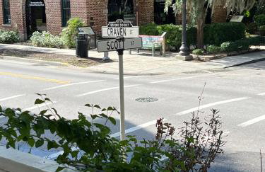 Couples Retreat, Walk to waterfront, shops and restaurants! - Foto 16