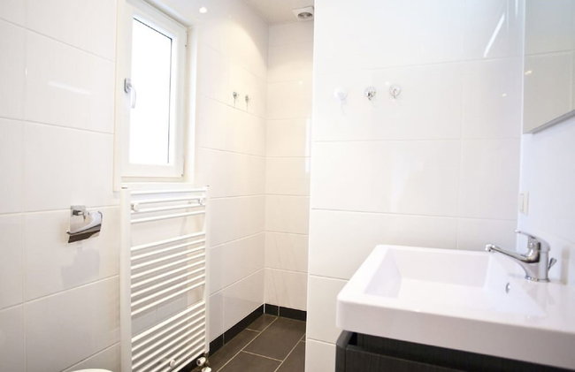 Cozy Chalet in a Holiday Park - Foto 12