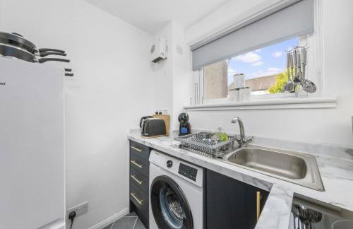 Serviced Apartment in Lanarkshire Close to M8 M74 with Free Parking - Long Stays Available - Foto 20