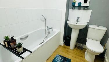 Modern Economy Glasgow Apartment with King bed - Foto 3