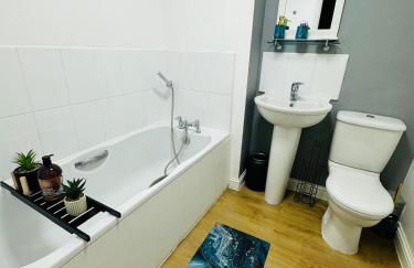 Modern Economy Glasgow Apartment with King bed - Foto 3