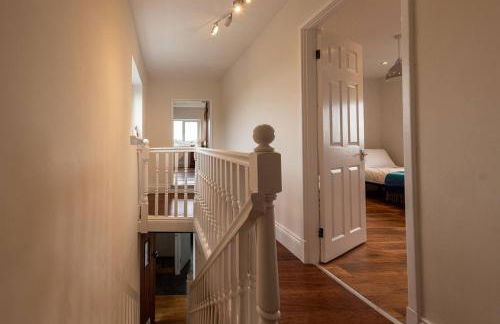 Charming Cottage Stunning Views - Pass the Keys - Foto 31