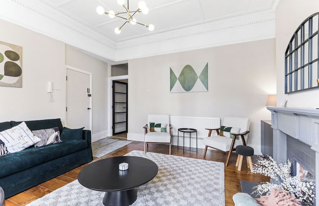 St Georges Apartment- North East Escapes - Photo 37