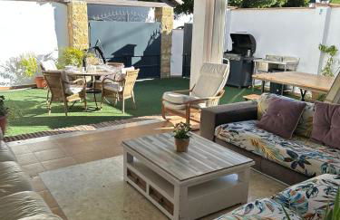 Villa Calida - Photo 1