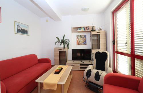 Apartment C.S. with the pool - Photo 11