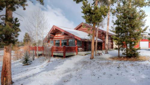 Less Than 1 Mi to Lake Granby Log Cabin with Fire Pit - Foto 3