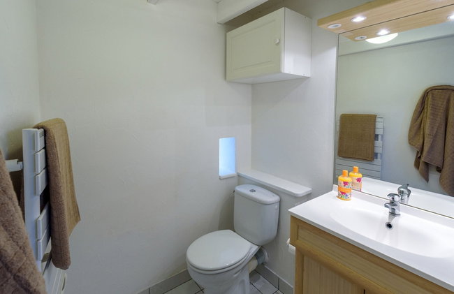 Peaceful Holiday Home in Plouguin With Indoor Pool - Foto 100