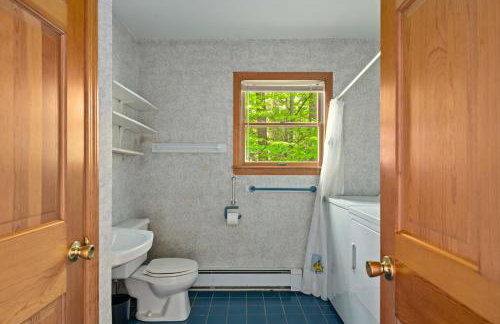 The Tipsy Moose, Ayuh Lakeside Lodge - Photo 23