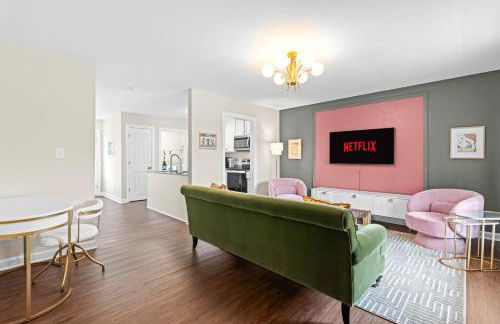 Raleigh Retreat w Fire Pit Patio & Workspace - Foto 8