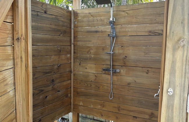 Beautiful Updated Stilted Home Makes For A Super Getaway. 3 Bedroom Home by RedAwning - Foto 53