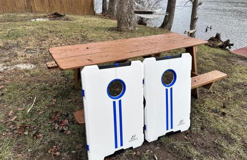 The Perch - Riverfront, Starlinks WiFi & Hot Tub - Photo 26