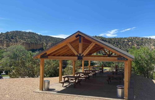 Yurt Overlook #8 with AC and Private Bath King Suite - Foto 16