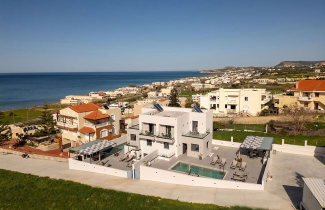 Villa Solaire - With 2 Private Pools Sauna - Foto 1