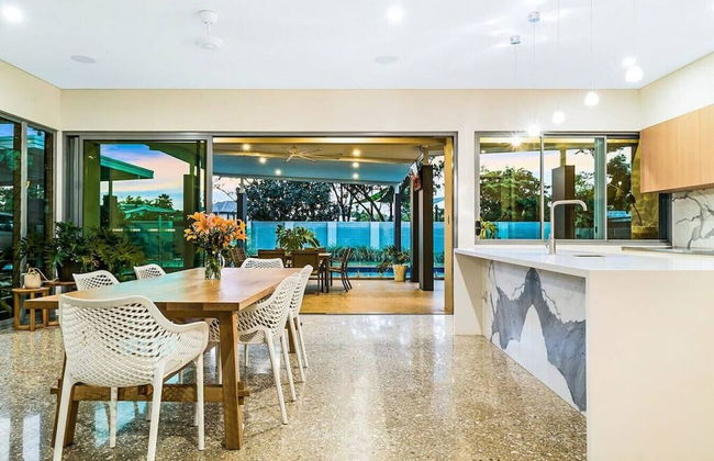 ZENLUX - 5BR Holiday Home with Pool - Foto 4