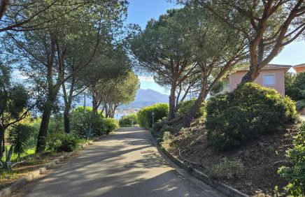 Charmant T3 avec Vue Panoramique sur la Mer, Terrasse, Piscine et à seulement 300m de la plage de la Roya - Foto 15