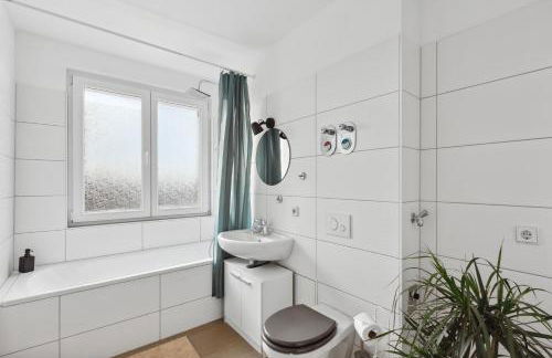 Larooms Merseburg - Apartment NP61 - 2 Zimmer - 4 Betten - Waschmaschine - Parkplatz - Balkon - Foto 9