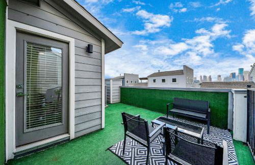 AMAZING ROOFTOP! DOWNTOWN SKYLINE VIEWS!!! SLEEPS 15 - Foto 48