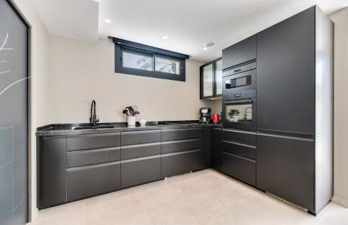 VACATION MARBELLA I Villa Marbesa White Pearl, Two Private Pools, 3min walk to the Beach, Fastest WiFi, Built in 2024 - Photo 14