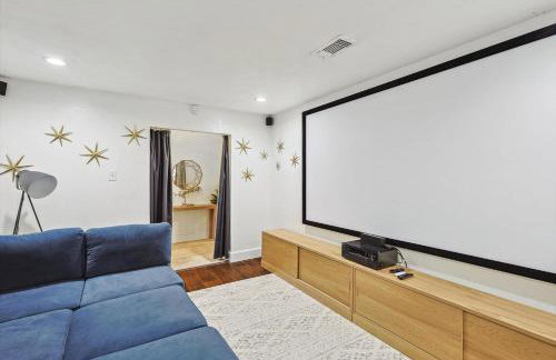 5-BR Relaxing Retreat with Pool Hot tub Fire Pit - Foto 4