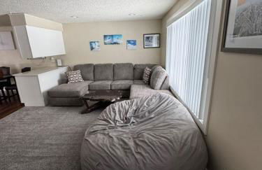 Photo Op with Sasquatch 2 min to walk Silver Mtn - Foto 12