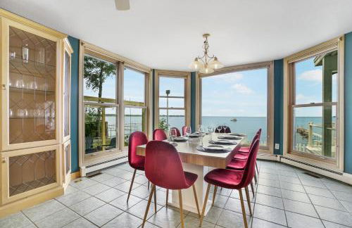 6BR Houghton Lake House with Indoor Pool, Hot Tub and Golf Simulator - Photo 15