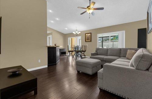 5Bd 2 Bath with Gameroom & Pool 1 story House - Foto 5