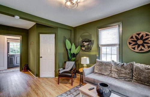 Cozy Dark & Moody Home New Reno 10 mins to Lanc - Foto 3