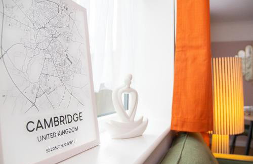 3x Bed Elegant House with Private Parking - Photo 13