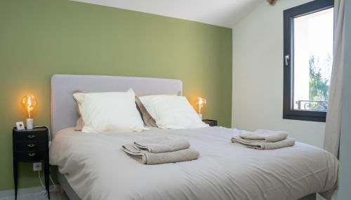 Domaine de Mérins, 10 couchages avec piscine, face à la rivière, à 4km de la plage - Foto 5