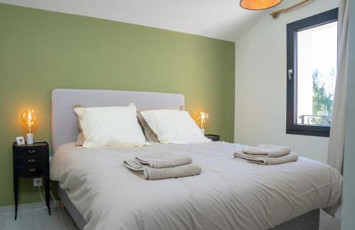 Domaine de Mérins, 10 couchages avec piscine, face à la rivière, à 4km de la plage - Foto 5