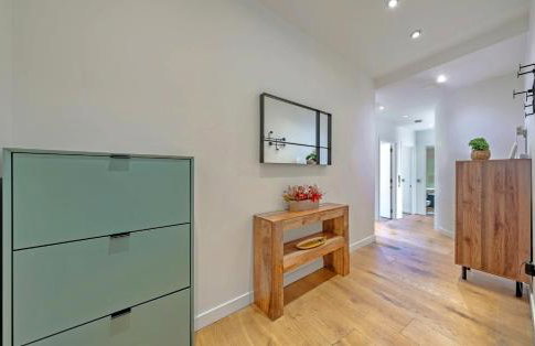 INTERIOR-DESIGN Apartment with HUGE Terrace - Photo 50