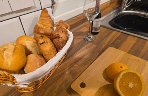 Cambridge Stylish Hot Tub Stay Sleeps 10 - Foto 25