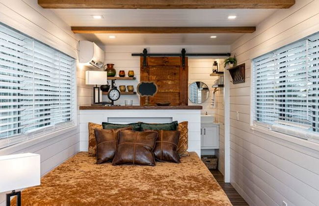 Deer Creek Tiny Container Home-12 Min to Magnolia - Foto 5